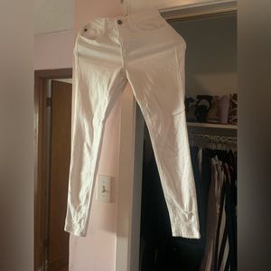 White distressed skinny jeans